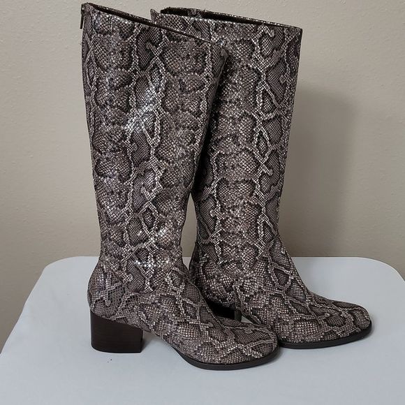 Born Shoes - Born Audrina Snake skin Embossed Tall Boots Size 6.5M